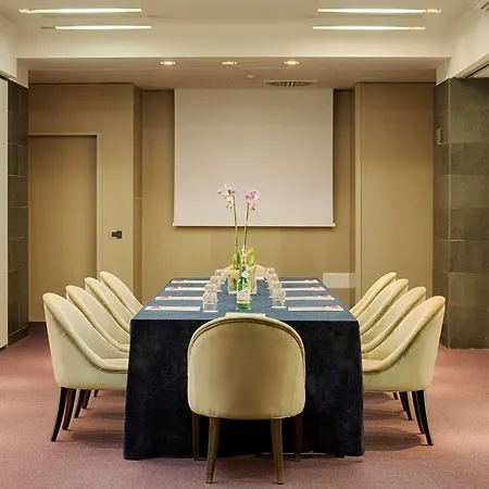 Nh Collection Otel 5*