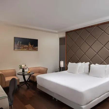 Otel Nh Collection 5*