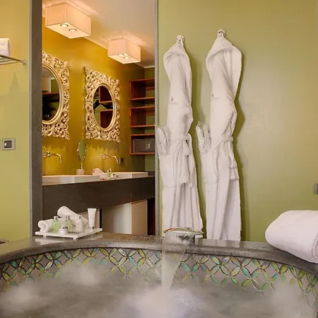 Nh Collection Otel