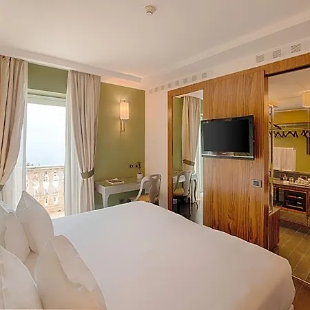 Nh Collection Hotel 5*