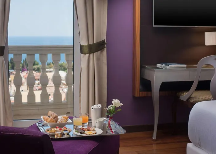 Nh Collection מלון טאורמינה